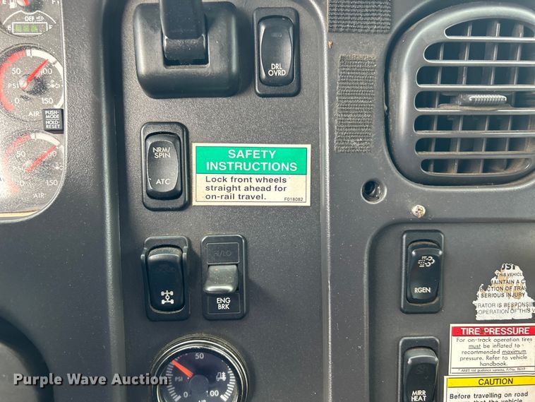 image for item EG1517 2012 Freightliner Business Class M2 Crew Cab utility / service truck