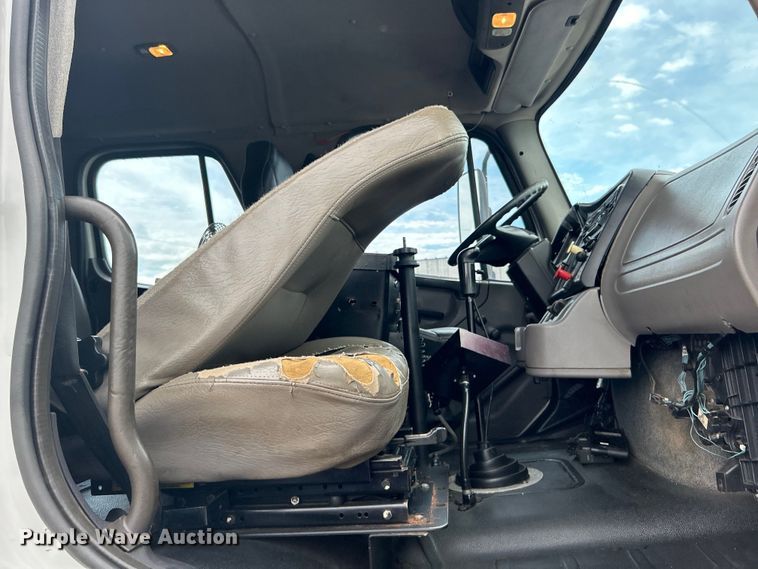 image for item EG1517 2012 Freightliner Business Class M2 Crew Cab utility / service truck