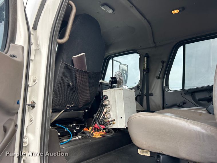 image for item EG1517 2012 Freightliner Business Class M2 Crew Cab utility / service truck