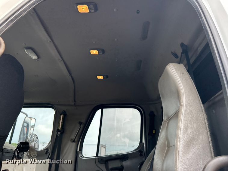 image for item EG1517 2012 Freightliner Business Class M2 Crew Cab utility / service truck