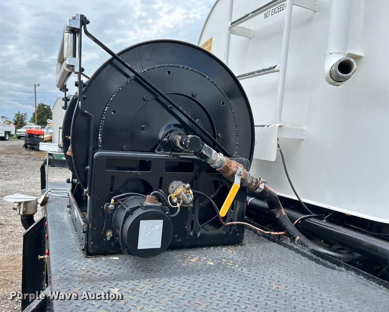 image for item EG1520 2015 Freightliner  108SD water truck