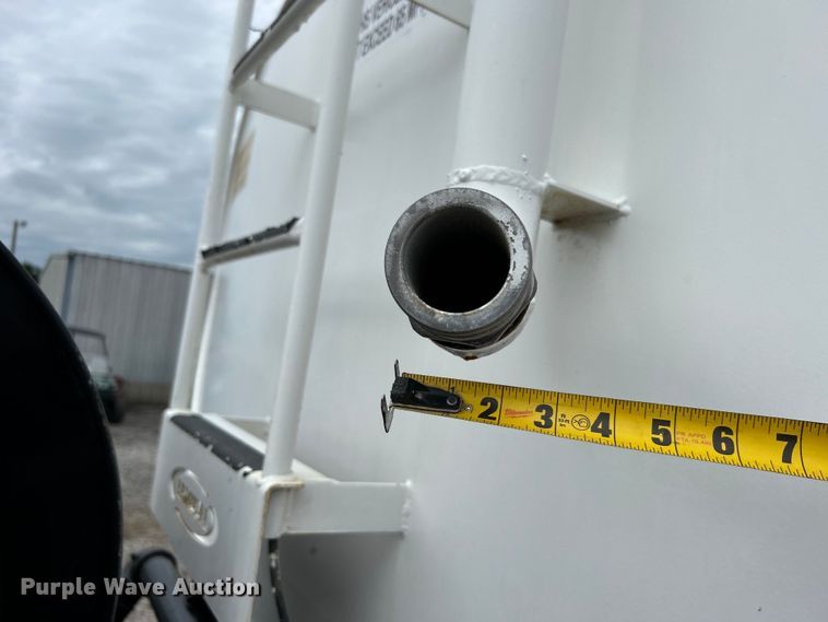 image for item EG1520 2015 Freightliner  108SD water truck