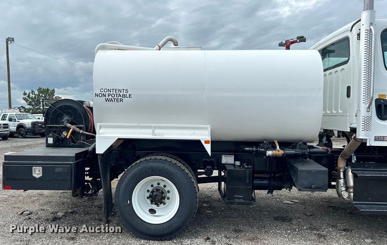 image for item EG1520 2015 Freightliner  108SD water truck