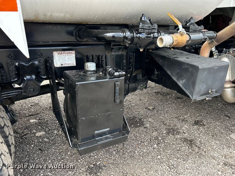 image for item EG1520 2015 Freightliner  108SD water truck