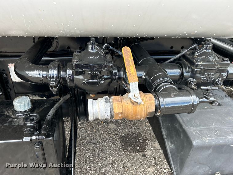 image for item EG1520 2015 Freightliner  108SD water truck