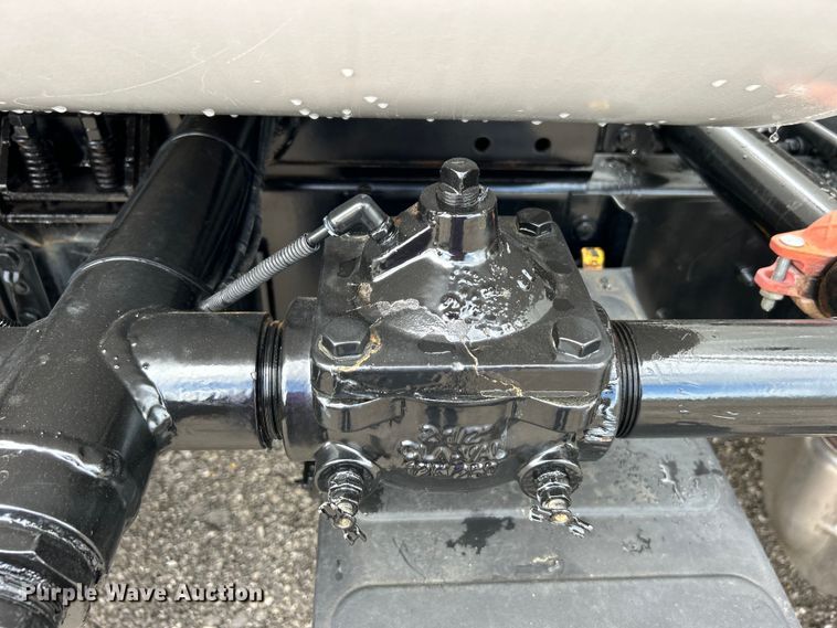 image for item EG1520 2015 Freightliner  108SD water truck