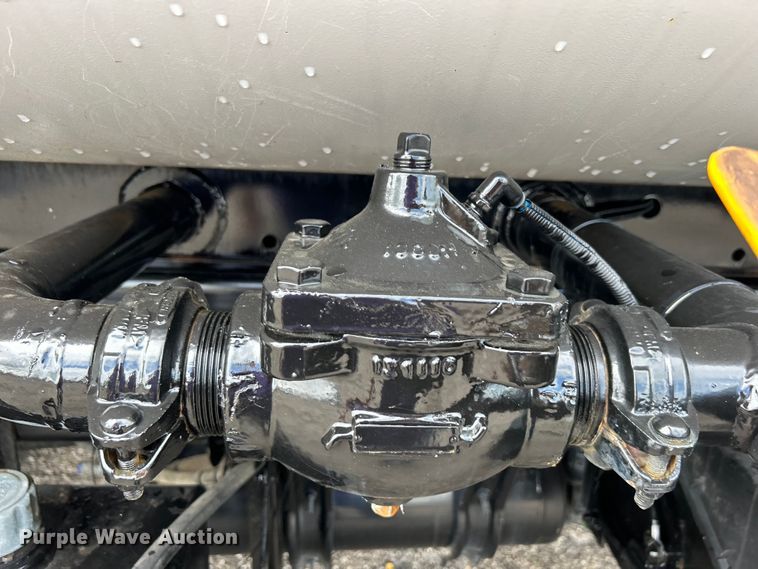 image for item EG1520 2015 Freightliner  108SD water truck