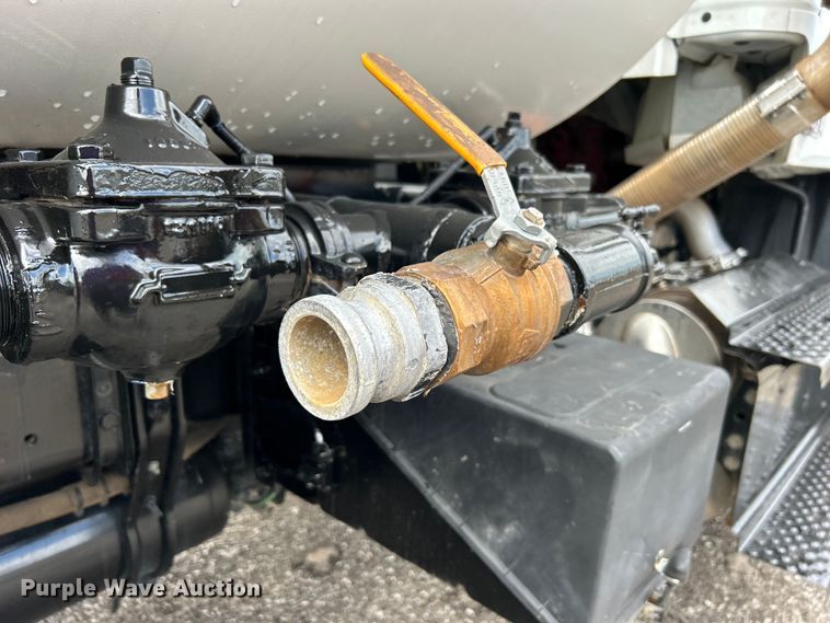 image for item EG1520 2015 Freightliner  108SD water truck