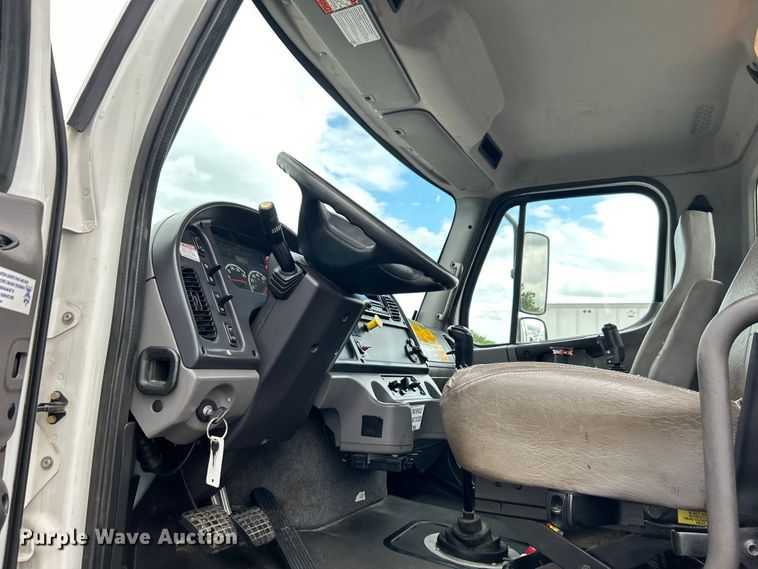 image for item EG1520 2015 Freightliner  108SD water truck