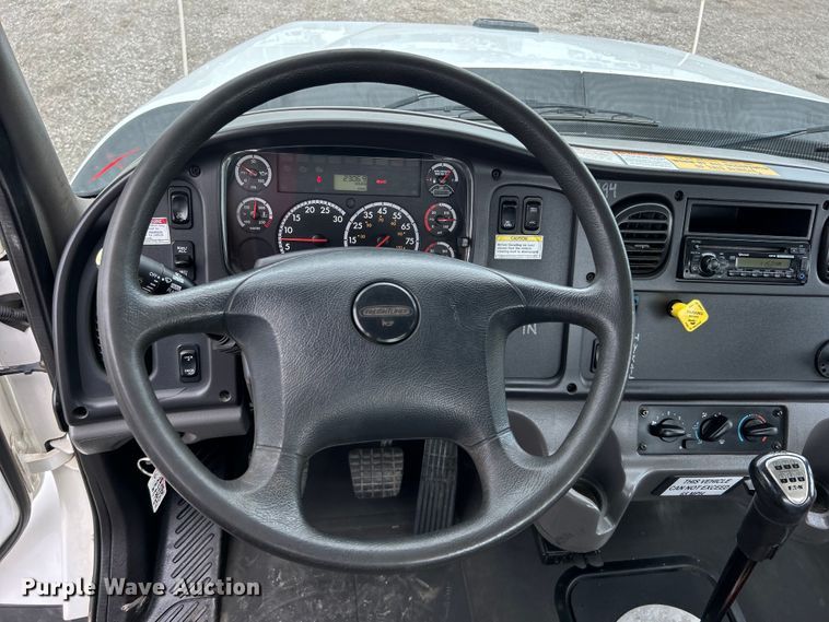 image for item EG1520 2015 Freightliner  108SD water truck