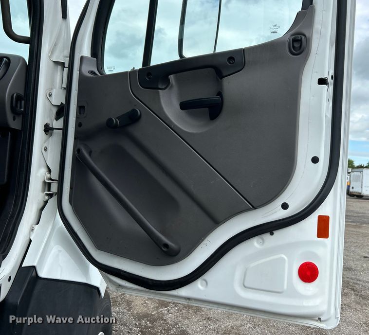 image for item EG1520 2015 Freightliner  108SD water truck