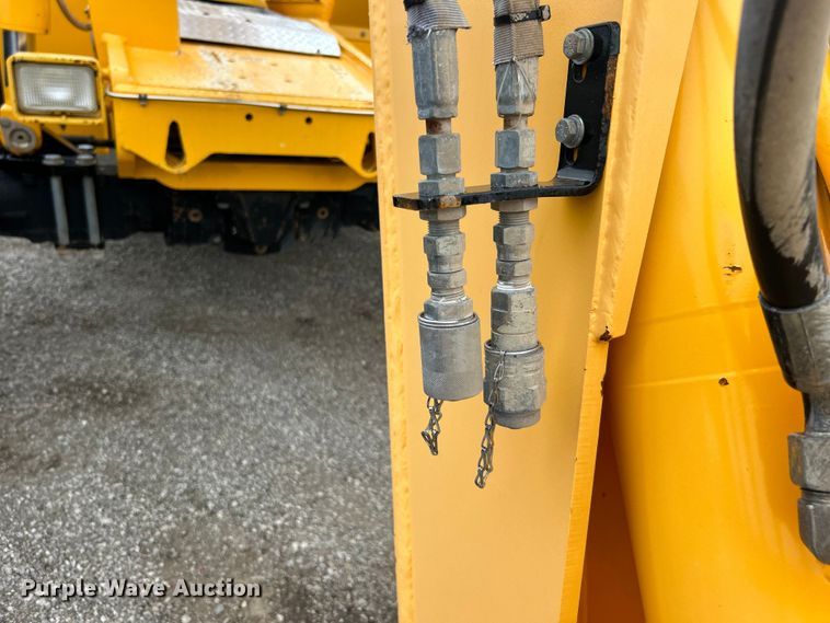 image for item EG1537 2010 Pettibone 944 telehandler