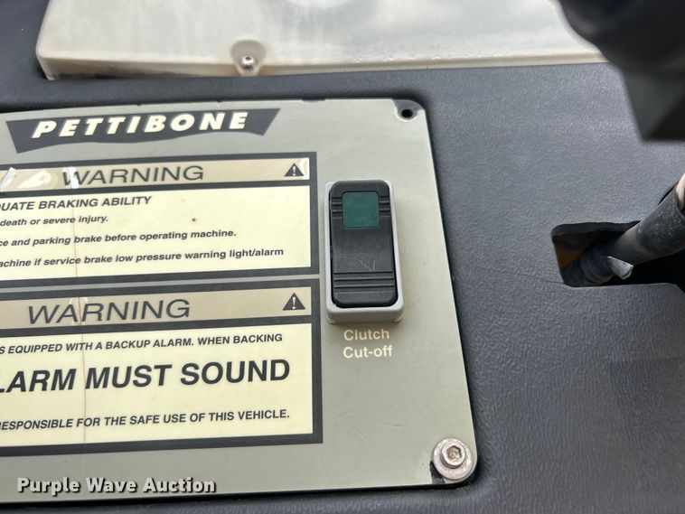 image for item EG1537 2010 Pettibone 944 telehandler