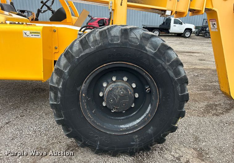 image for item EG1537 2010 Pettibone 944 telehandler