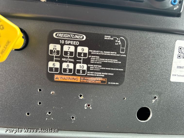 image for item EG1538 2012 Freightliner  Business Class M2 Crew Cab utility / service truck