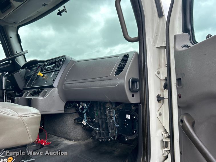 image for item EG1538 2012 Freightliner  Business Class M2 Crew Cab utility / service truck