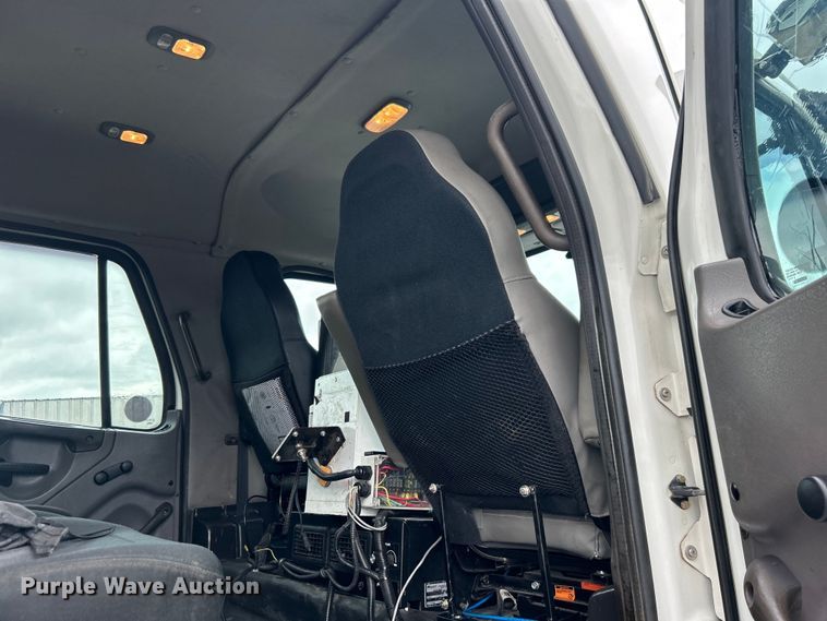 image for item EG1538 2012 Freightliner  Business Class M2 Crew Cab utility / service truck