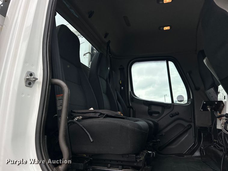 image for item EG1538 2012 Freightliner  Business Class M2 Crew Cab utility / service truck