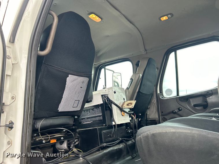 image for item EG1538 2012 Freightliner  Business Class M2 Crew Cab utility / service truck