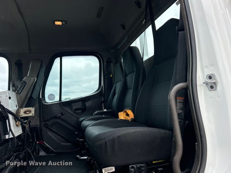 image for item EG1538 2012 Freightliner  Business Class M2 Crew Cab utility / service truck