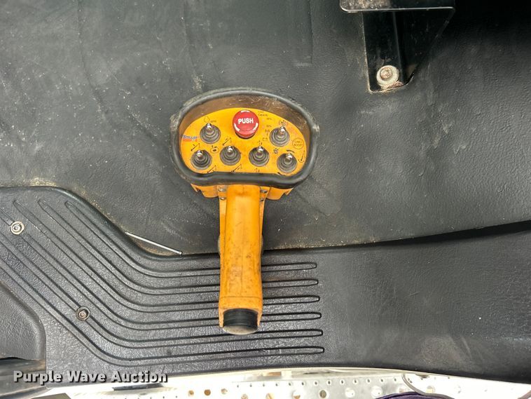 image for item EG1538 2012 Freightliner  Business Class M2 Crew Cab utility / service truck