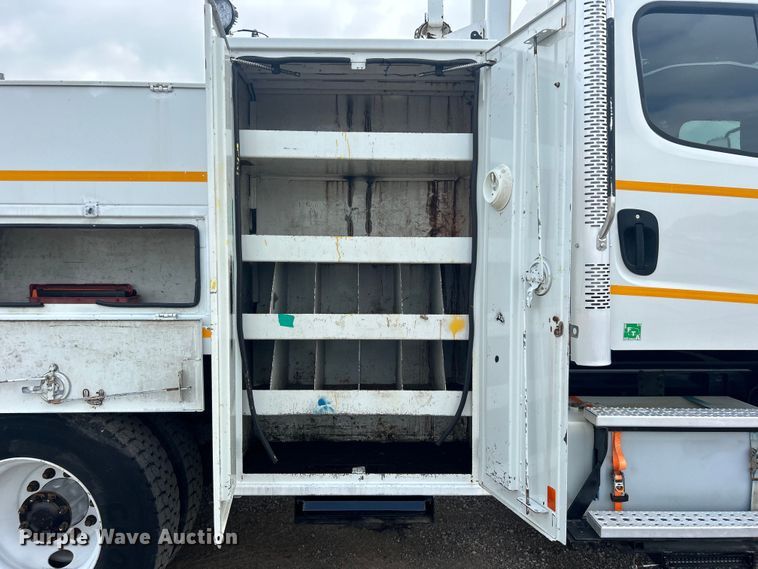 image for item EG1541 2012 Freightliner  Business Class M2 Crew Cab utility / service truck