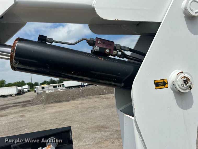 image for item EG1541 2012 Freightliner  Business Class M2 Crew Cab utility / service truck