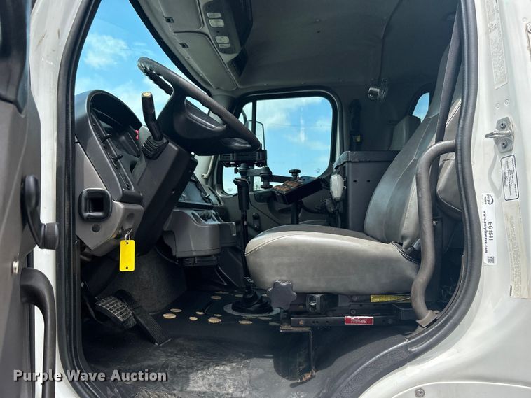 image for item EG1541 2012 Freightliner  Business Class M2 Crew Cab utility / service truck