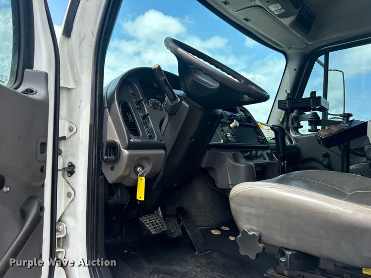 image for item EG1541 2012 Freightliner  Business Class M2 Crew Cab utility / service truck
