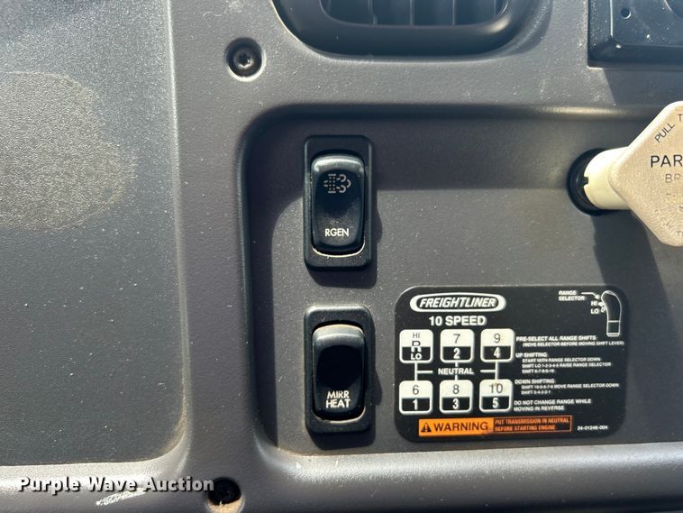 image for item EG1541 2012 Freightliner  Business Class M2 Crew Cab utility / service truck