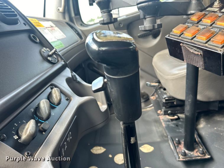 image for item EG1541 2012 Freightliner  Business Class M2 Crew Cab utility / service truck