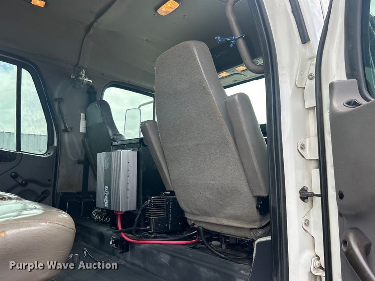 image for item EG1541 2012 Freightliner  Business Class M2 Crew Cab utility / service truck