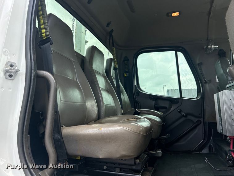 image for item EG1541 2012 Freightliner  Business Class M2 Crew Cab utility / service truck