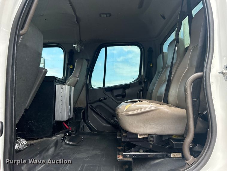 image for item EG1541 2012 Freightliner  Business Class M2 Crew Cab utility / service truck