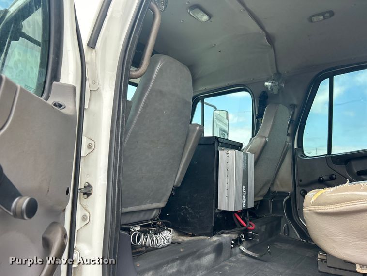 image for item EG1541 2012 Freightliner  Business Class M2 Crew Cab utility / service truck