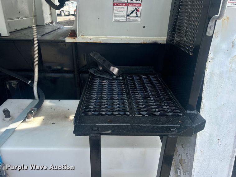 image for item EG1545 2012 Freightliner Business Class M2 crane truck