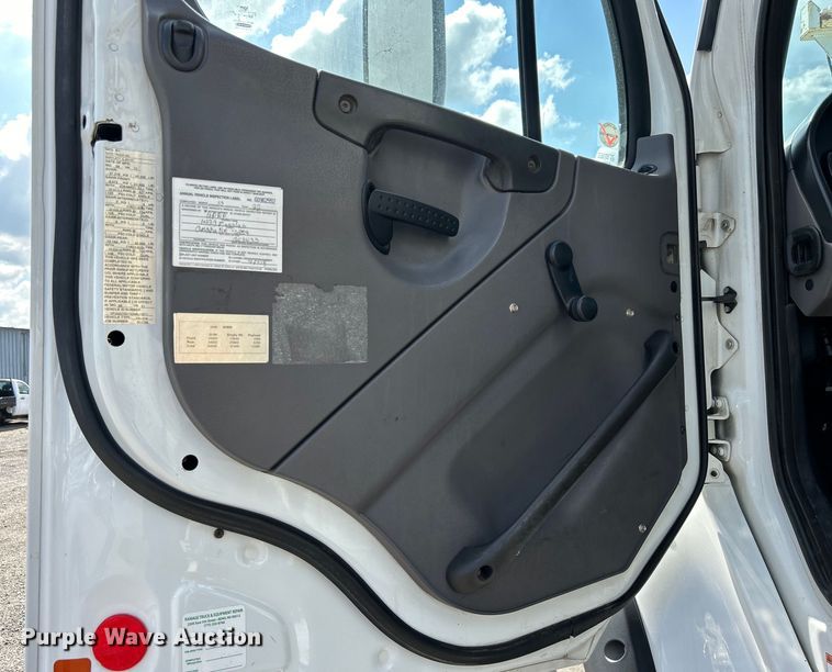 image for item EG1545 2012 Freightliner Business Class M2 crane truck