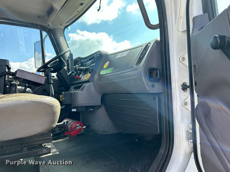 image for item EG1545 2012 Freightliner Business Class M2 crane truck