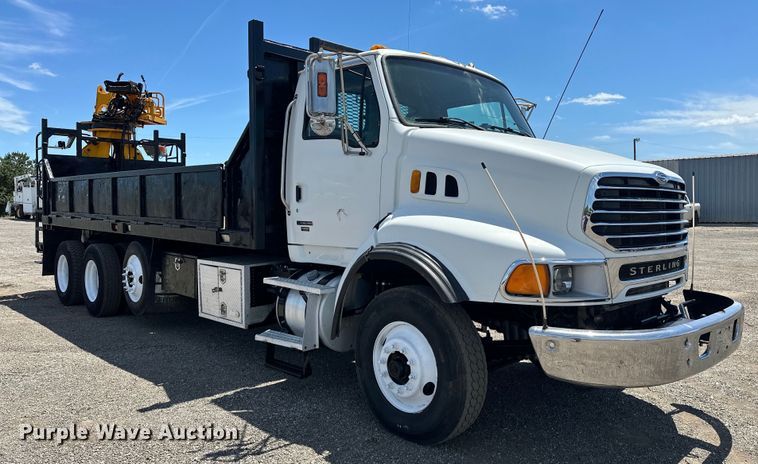 image for item EG1558 2007 Sterling  grapple crane truck