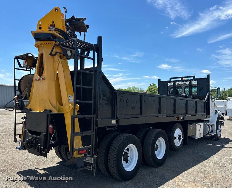 image for item EG1558 2007 Sterling  grapple crane truck