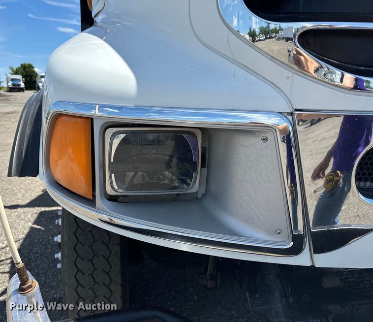 image for item EG1558 2007 Sterling  grapple crane truck