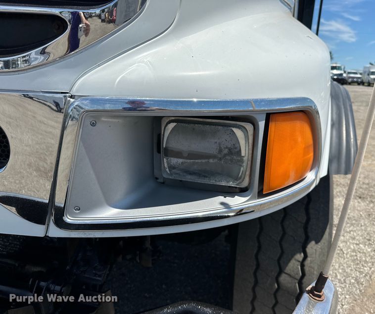 image for item EG1558 2007 Sterling  grapple crane truck