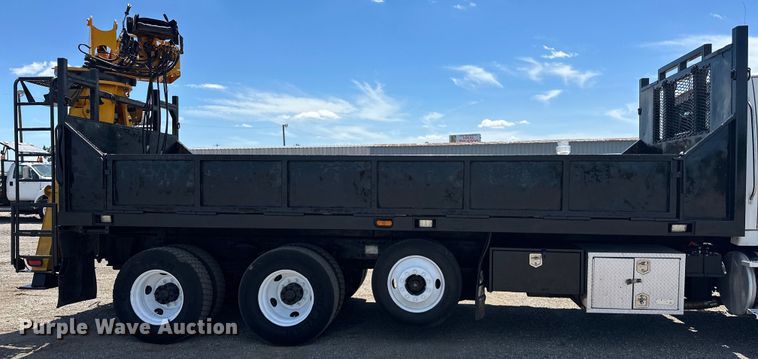 image for item EG1558 2007 Sterling  grapple crane truck