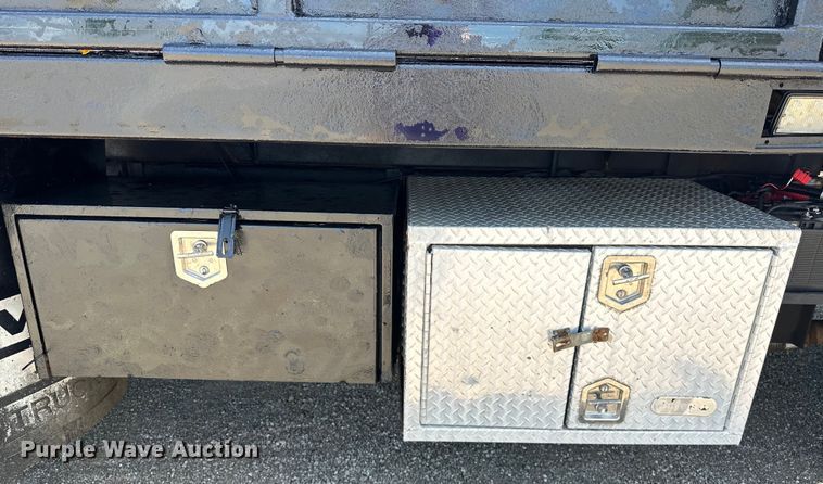 image for item EG1558 2007 Sterling  grapple crane truck