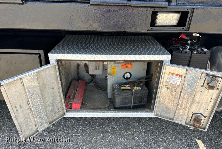 image for item EG1558 2007 Sterling  grapple crane truck