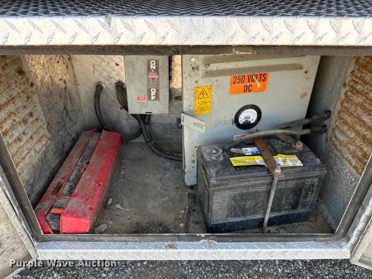 image for item EG1558 2007 Sterling  grapple crane truck