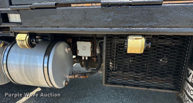 image for item EG1558 2007 Sterling  grapple crane truck