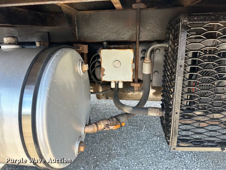 image for item EG1558 2007 Sterling  grapple crane truck