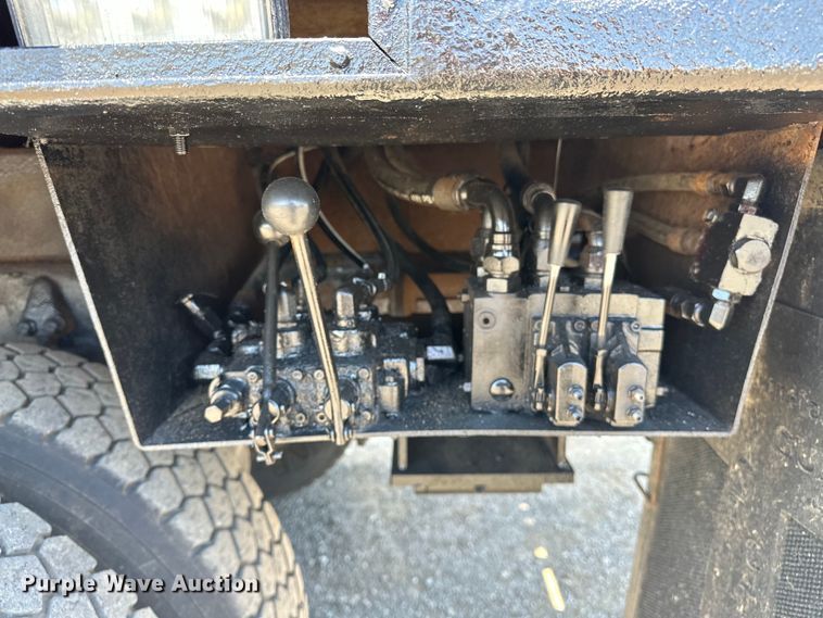 image for item EG1558 2007 Sterling  grapple crane truck