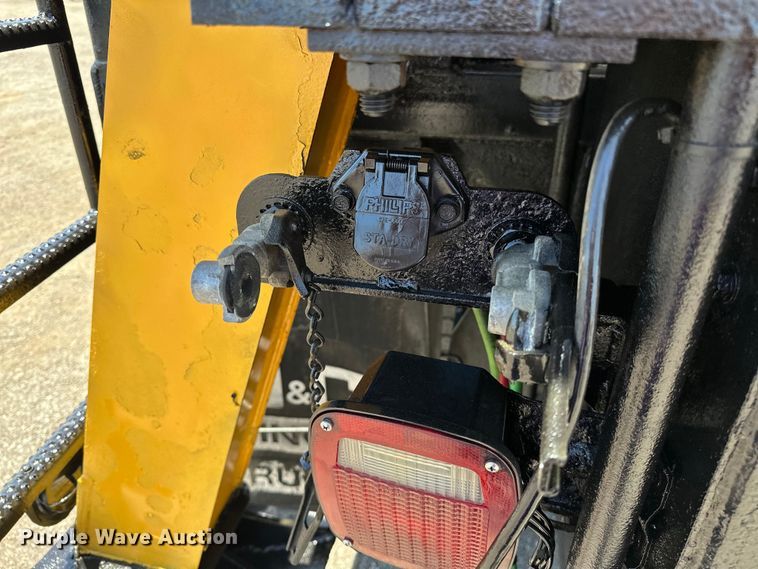 image for item EG1558 2007 Sterling  grapple crane truck